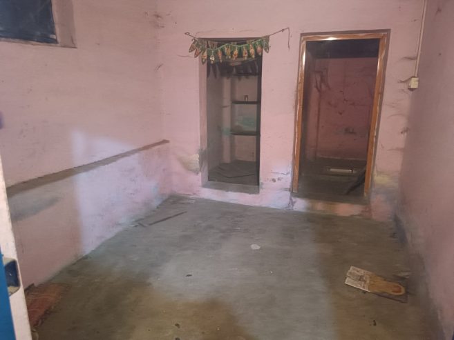 8 lakhs only bank property house