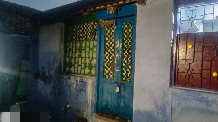 8 lakhs only bank property house